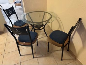 Kitchen table & 3 chairs