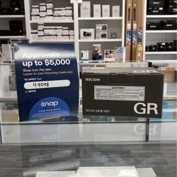 RICOH GR III HDF (09/10)