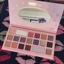 Eyeshadow Palette New $4Each