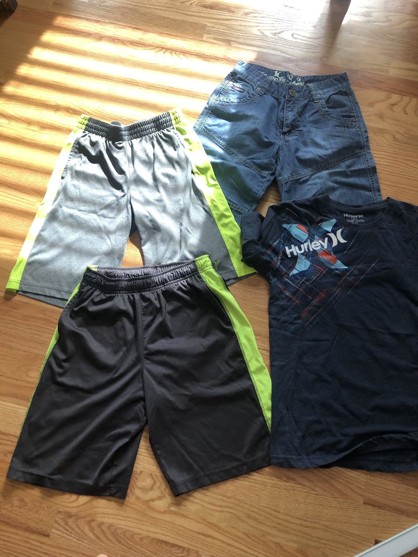 Shorts And T-shirt Size 14 Youth