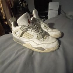 Jordan 4s 8’5/9