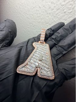 VVS Moissanite (A) pendant