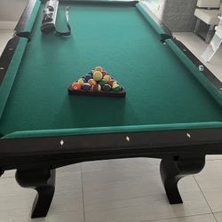 POOL TABLE