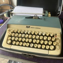 Vintage Scm Galaxy Typewriter
