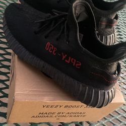 Yeezy Boost . 350 