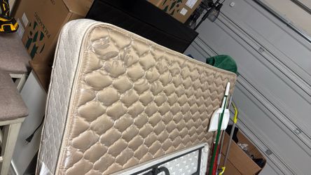 Free full size mattress