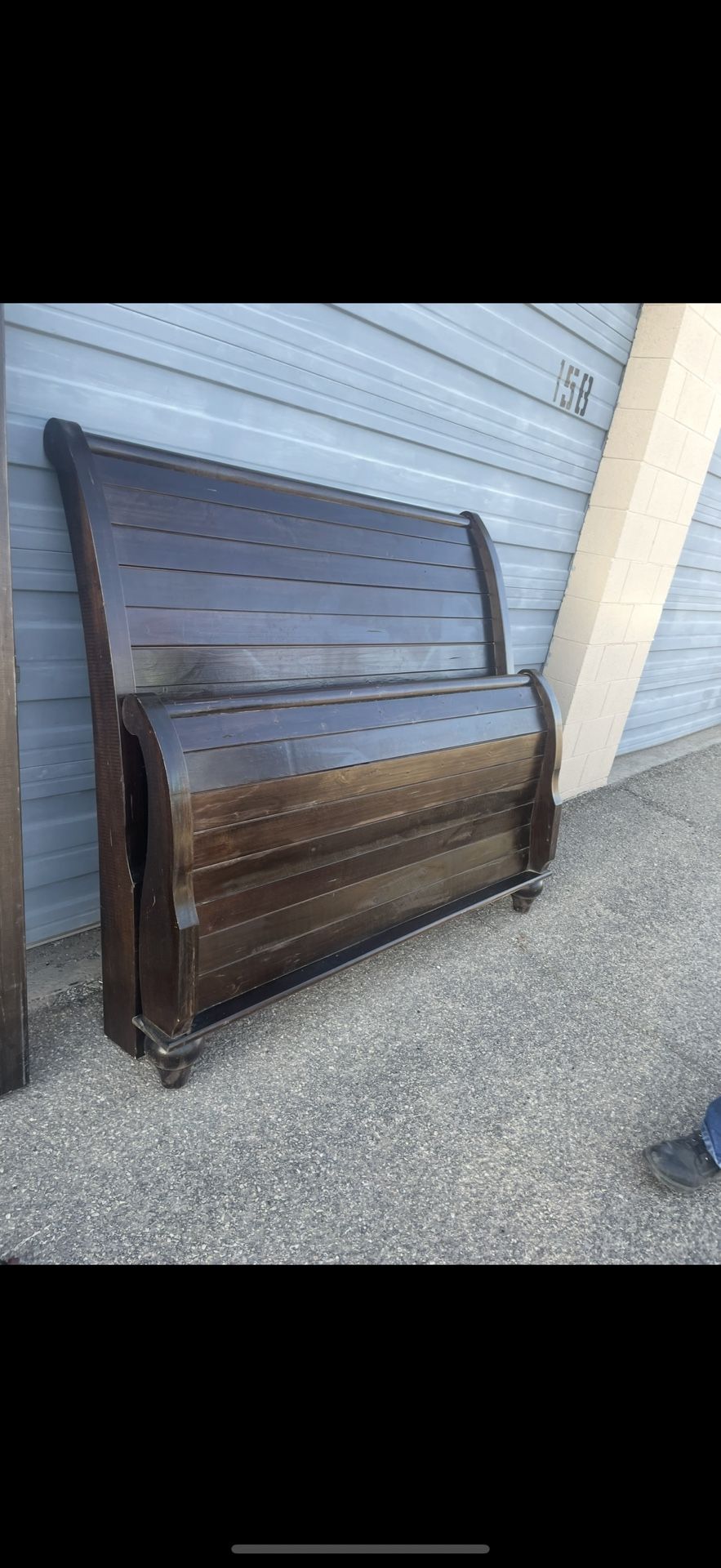 🎁SOLID WOOD QUEEN SIZE BED FRAME🎁