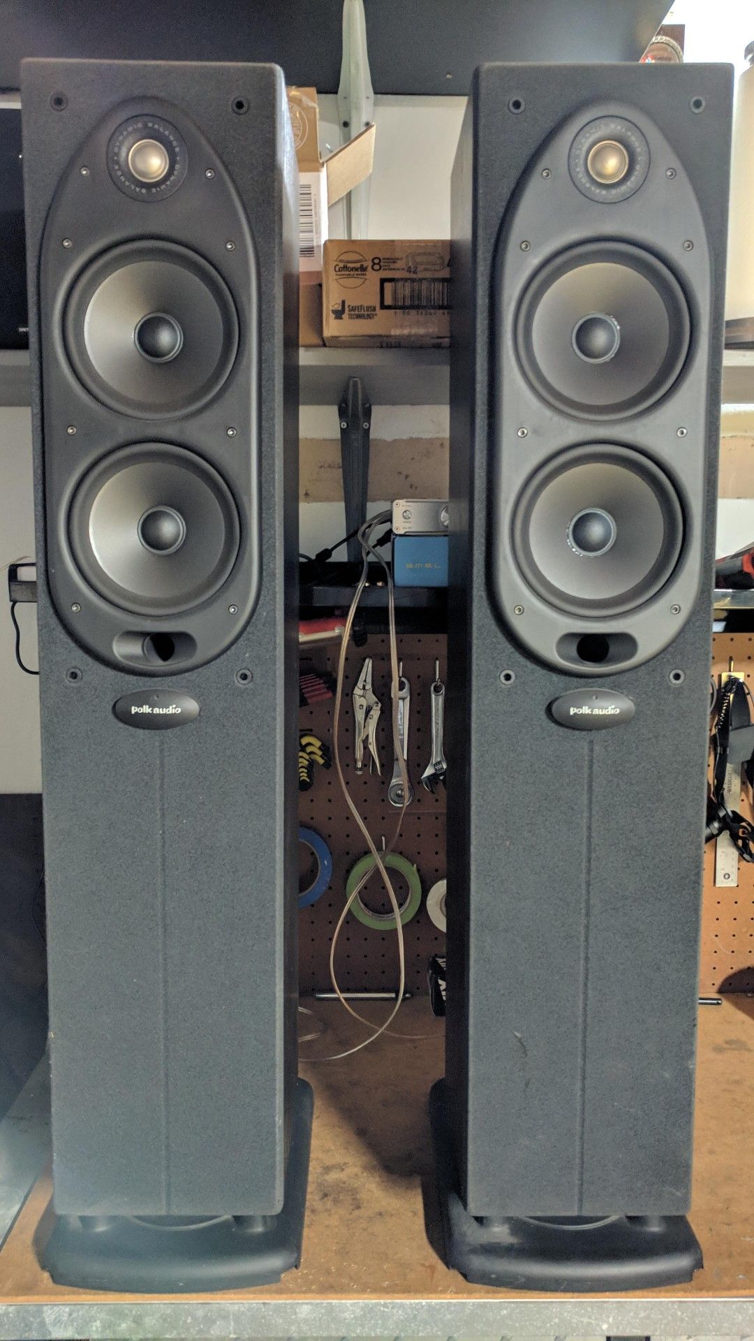 Polk RT800i tower speakers