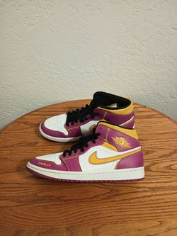 Jordan 1 Mid