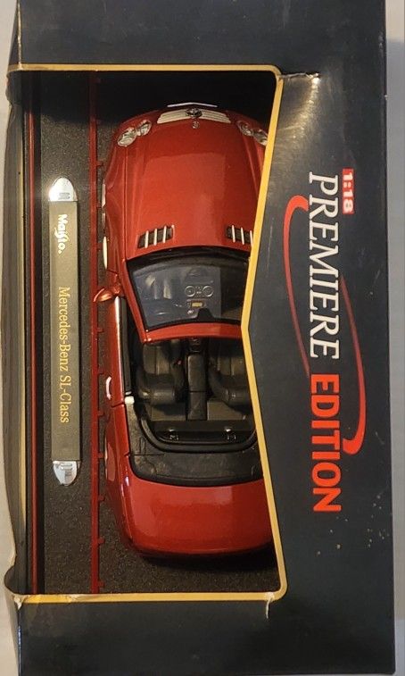 Maisto Premiere Edition 1/18 Mercedes Benz SL Class Convertible Red Diecast