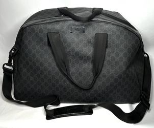 Gucci Two-Way GG Supreme Canvas Travel Bag