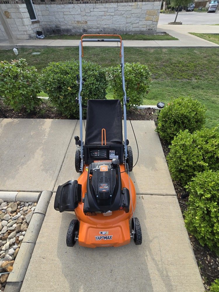Yardmax Lawnmower ( Manuel Push Mower)