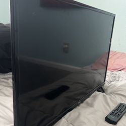 Tcl 28 Inch Tv W/ Remote