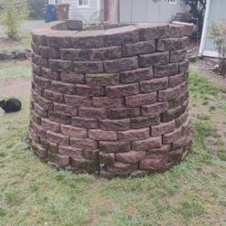 CONCRETE  RETAINING WALL BLOCK S