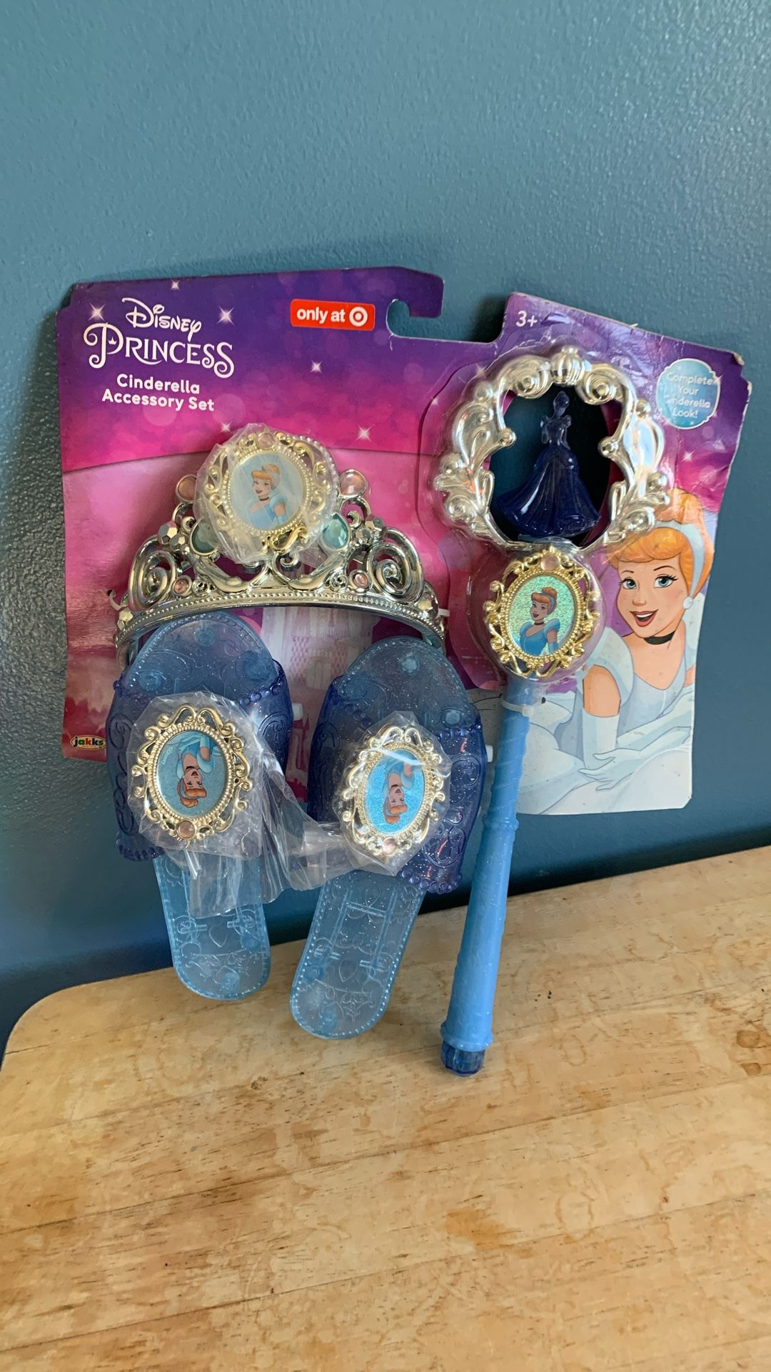 DISNEY PRINCESS CINDERELLA AND RAPUNZEL ACCESSORIES GIFT SET $8 EACH PACKAGE