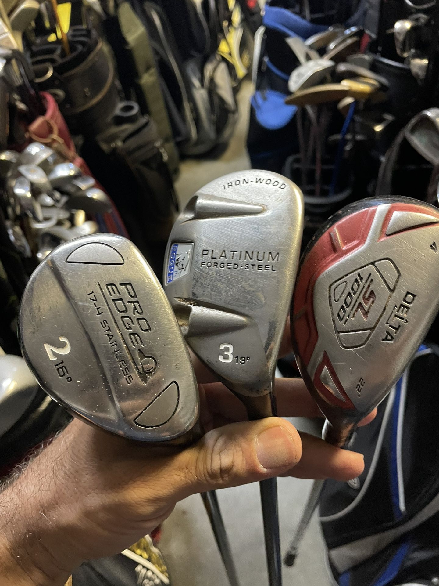 Hybrid woods 2/3/4 in right handed / mixed brands