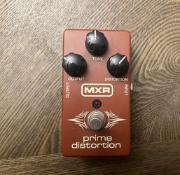 Guitar Pedal (MXR Distortion)