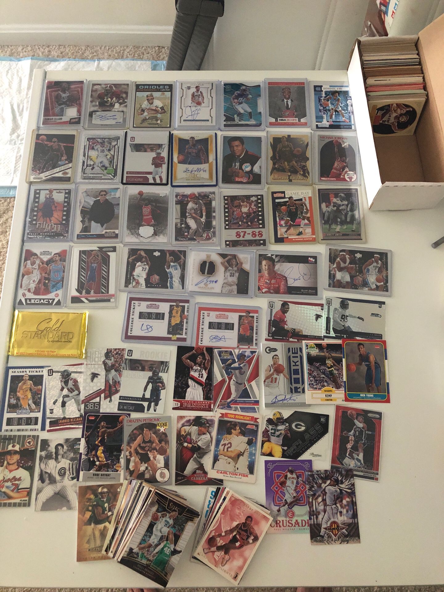 Sports Card Bundle Michael jordan Lebron kobe basketball baseball football mix autographs jersey