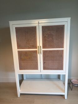 Bar cabinet