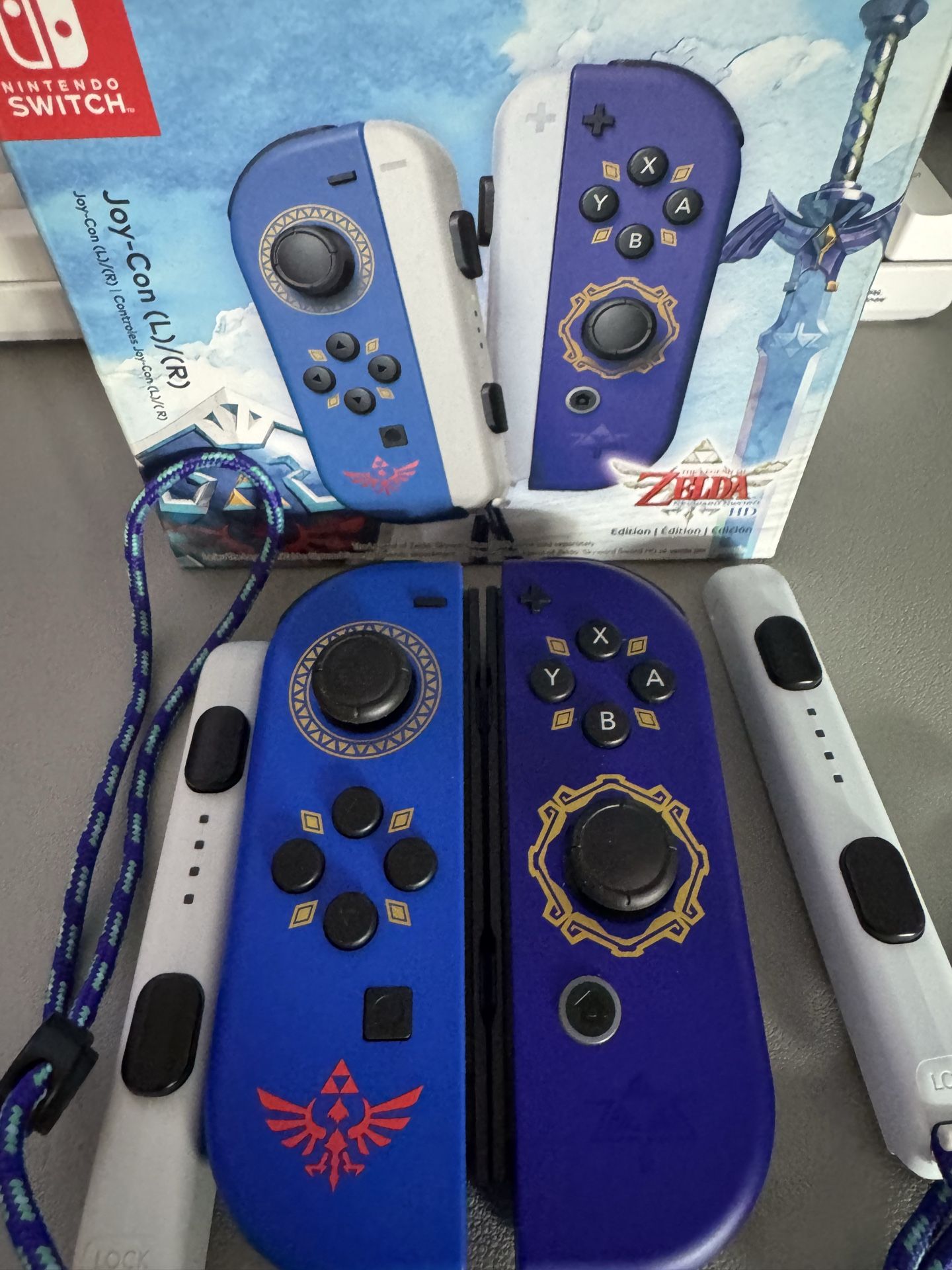 Zelda Skyward Sword JoyCons - Nintendo Switch