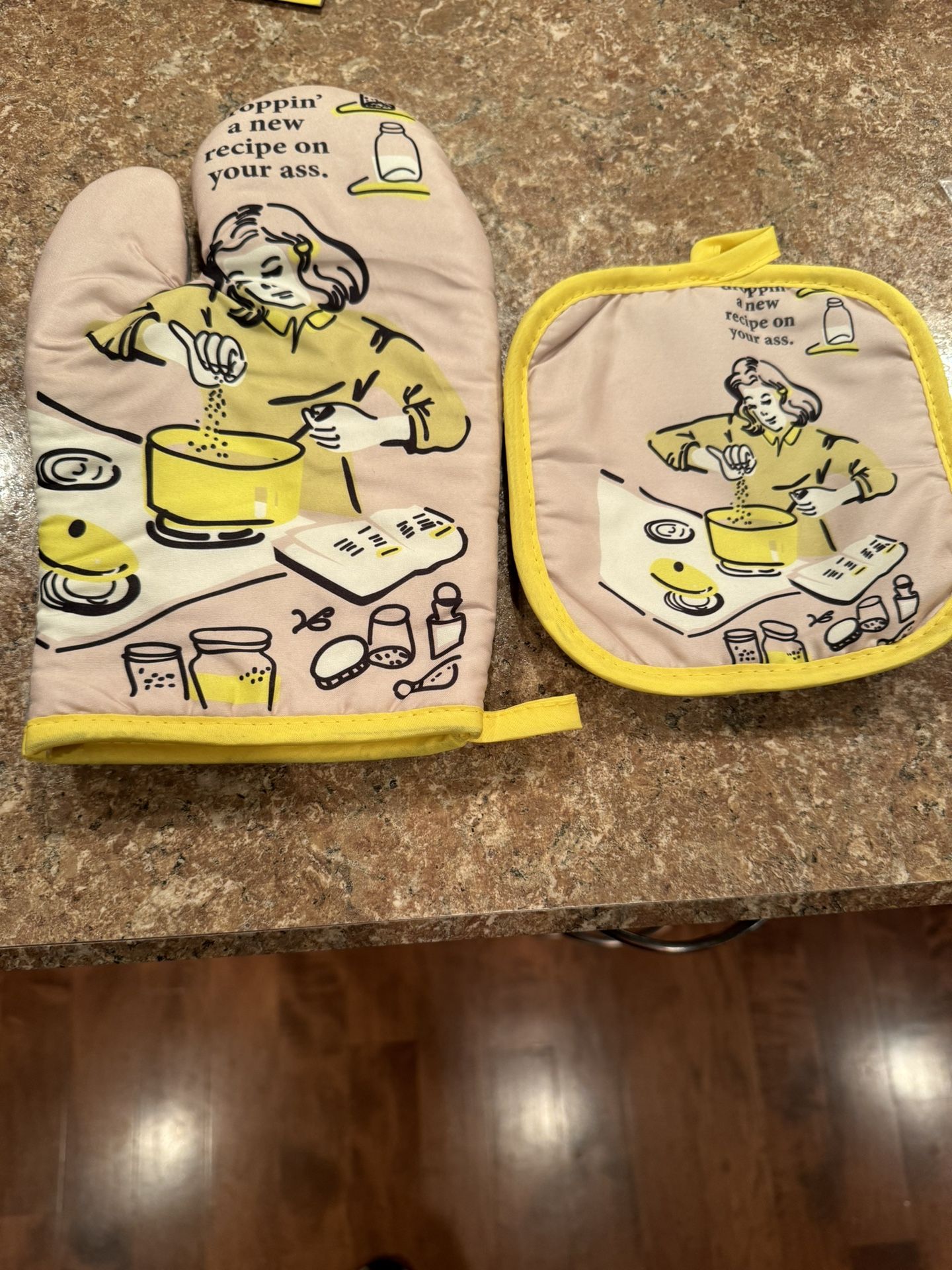 Funny New Oven Glove And Mitt Set Shipping Available
