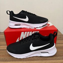 W Nike Air Max Nuaxis Size 9
