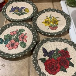 Floral With Butterflies Round Braided Trivets 9”x9” -4 Included In Set