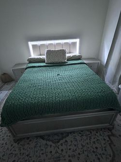 Complete Bedroom Furniture Set – Bed, Dresser & Nightstand