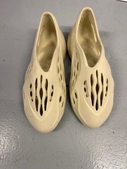 Adidas Yeezy Foam Runner Sand size 4