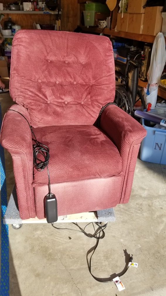 Reclining Lift Chair for Sale in San Diego, CA OfferUp