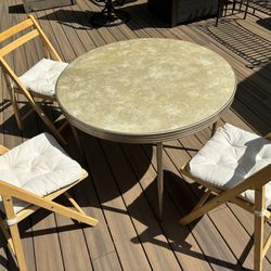 Round Card Table And Folding Chairs