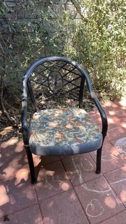Free Black Metal Patio Chairs - Set of 4 w/ cushions