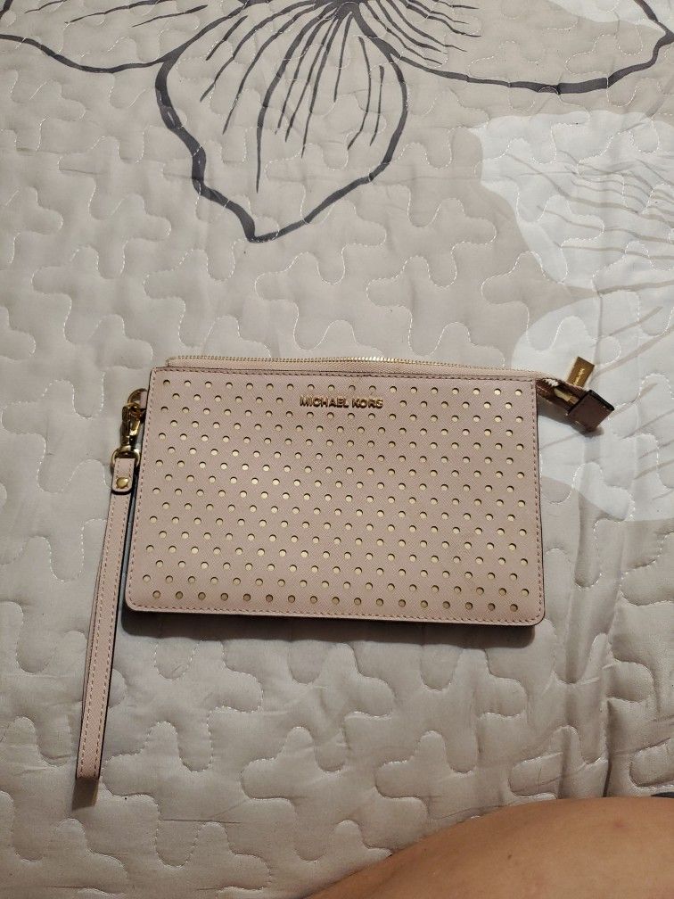 Michael Kors Purse.. 