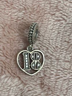 Pandora 18 Charm Heart 