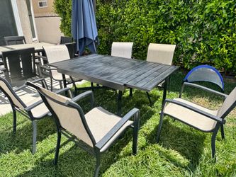 Expendable Patio Table with 6 chairs