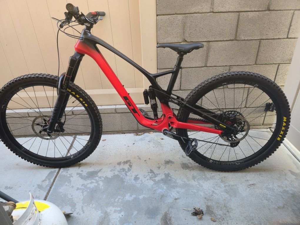 GT Force Carbon Mountain Bike (W/upgrades!)