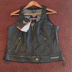 Victory motorcycle ladies leather vest for Sale in San Diego, CA