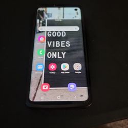 Unlocked Galaxy S10 With Otter Box Case