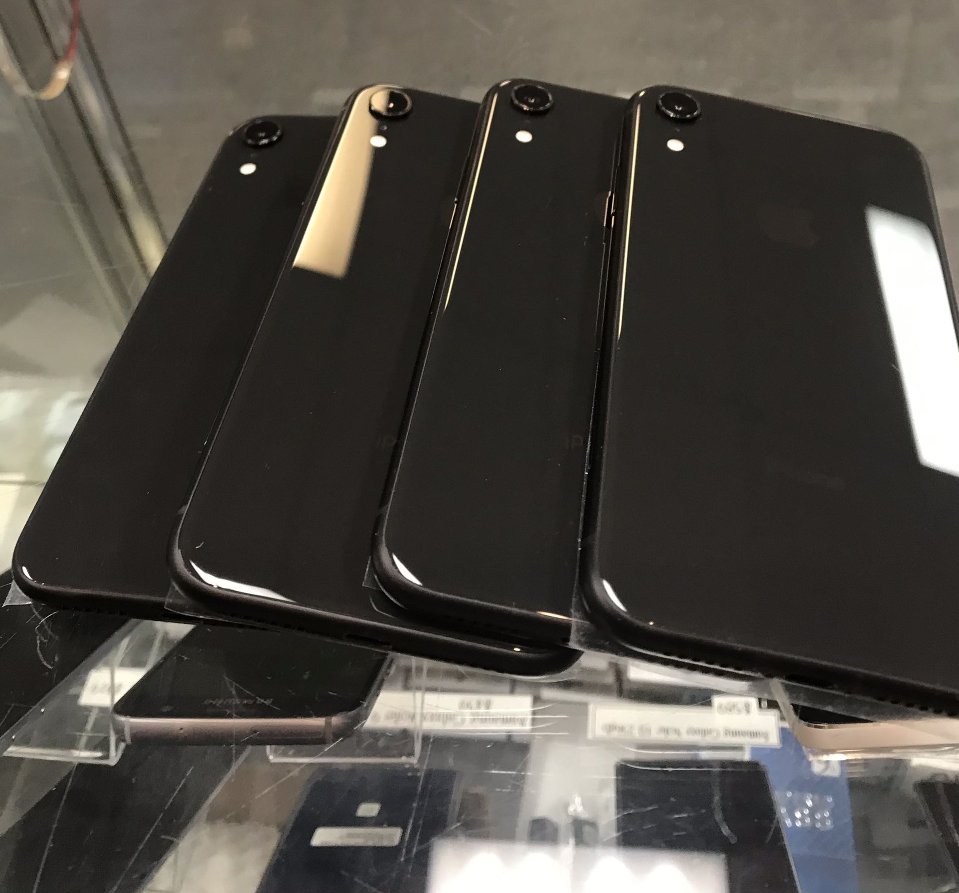 iPhone XR 64GB AT&T , Cricket H2O And Net 10 $349 Each