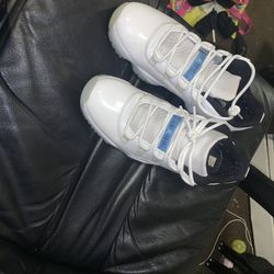 Size 9 190$ Or 200$ Flat No Lower Than This Blue Legends 11s Jordan’s