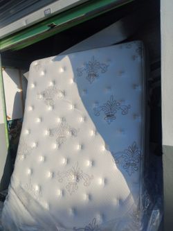 Queen Mattress $85