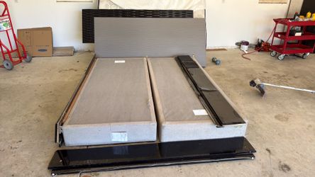 King bed with mattress