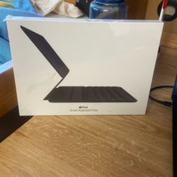 iPad Smart Keyboard Folio