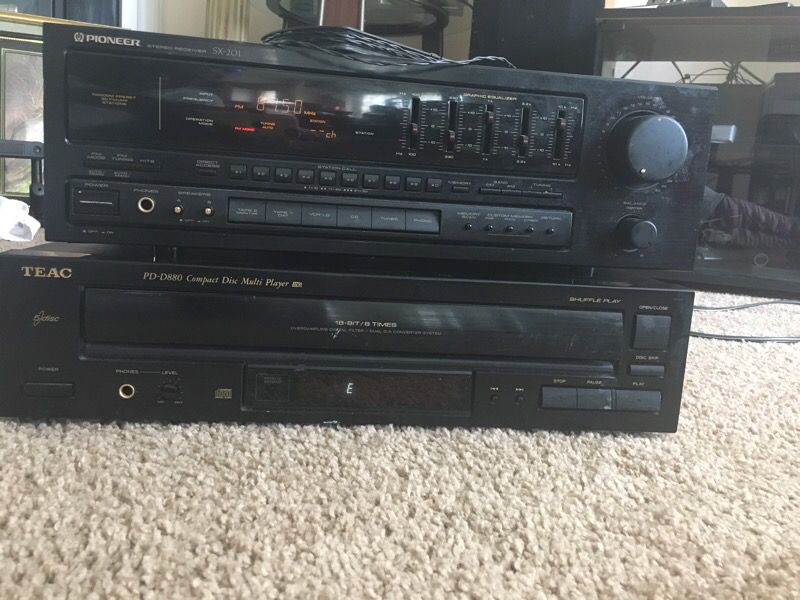 Pioneer SX-201 stereo receiver with antenna and teac pd-d880 compact disc disc multi player