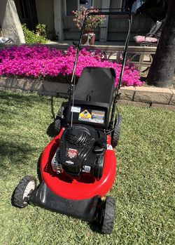 Yard Machines 21 in. Mower 140 cc  Brigs Briggs & Stratton Motor OHV rear bag Mulch In  Working Order 