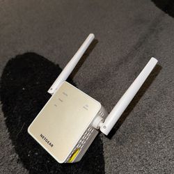 NetGear Wifi Range Extender 