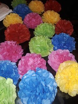 Flores de papel para decoración 🌺 $1.00 cada una