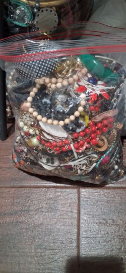Jewelry...$10 bag..good jewelry