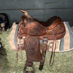 Beautifully Crafted Western Saddle 15”