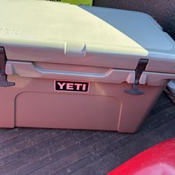 Yeti Tundra 45 Cooler